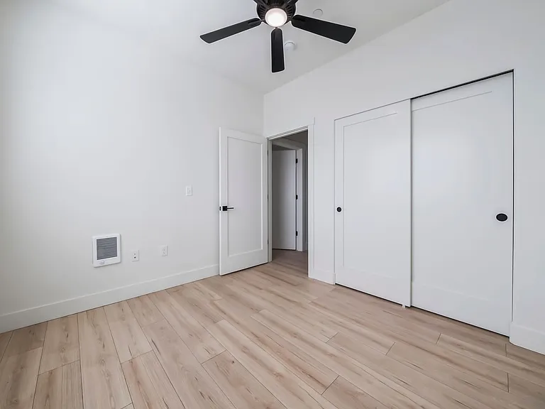 470 NW Fir Ave #201 — Photo 24