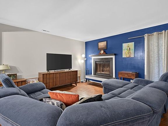 3rd image of 2129 Pier Point Pl