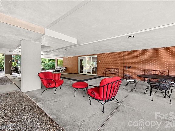 5th image of 1300 Queens Rd Unit 209