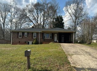 210 Doyle Dr, Seneca, SC 29678