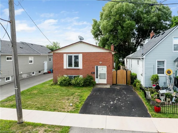 13 Cumming St, Saint Catharines, ON L2S 1H6