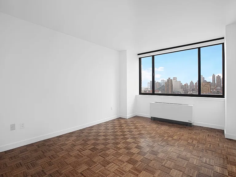420 W 42nd St #20C — Photo 5