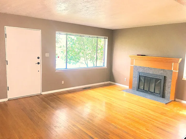 6503 38th Ave NE — Photo 10