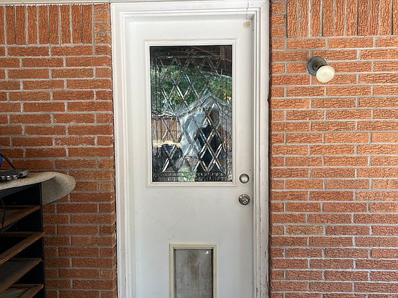 4th image of 605 W Gandy St