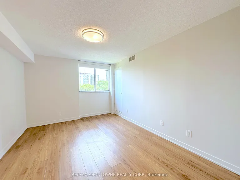 165 La Rose Ave #508 — Photo 8