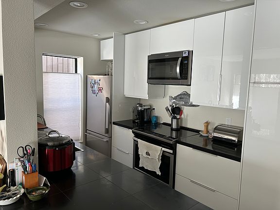 3rd image of 121 Ritchie Dr #31