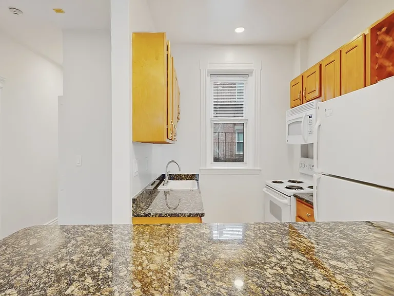 Standard Kitchen
