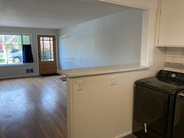 2 bed, 800 sqft, $2,250 — Photo 3