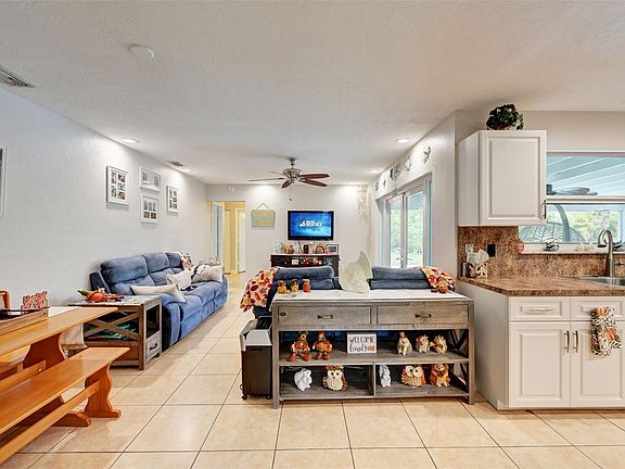 2nd image of 1073 SW 25th Avenue