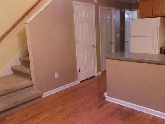 2nd image of 2843 Jersey Ave