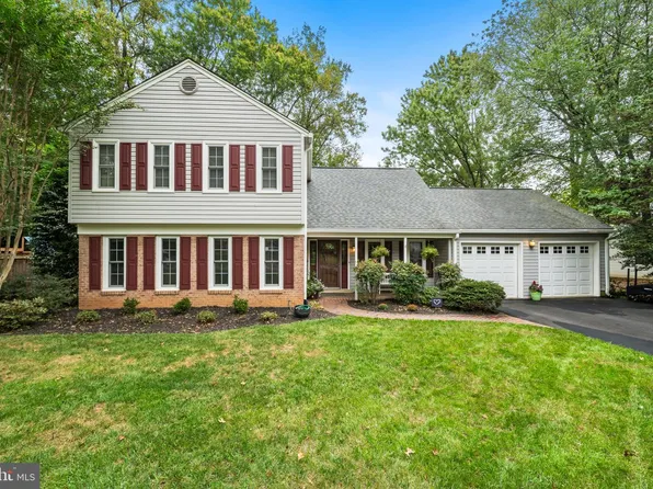 2613 Lemontree Ln, Vienna, VA 22181