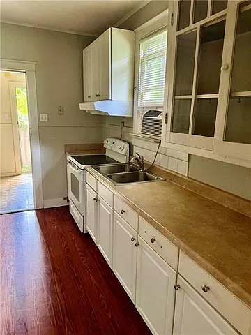 819 Governor Hall St — Photo 16