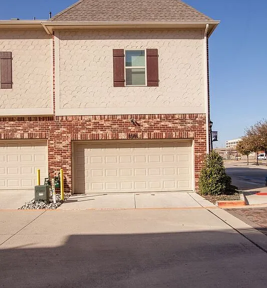8586 Church St — Photo 36
