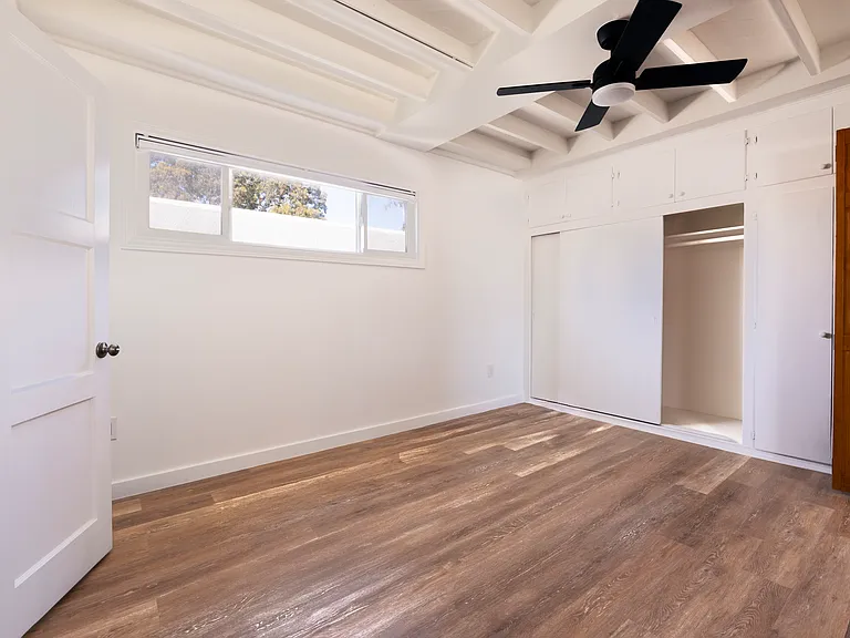 305 Marine Ave #A — Photo 10