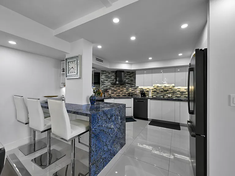 2860 S Ocean Blvd #516 — Photo 5