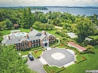 198 Kings Point Rd, Great Neck, NY 11024