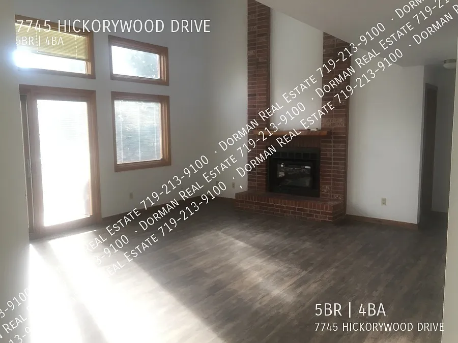 Spacious living in Briargate - 5 bedroom 4 bath home! — Photo 3