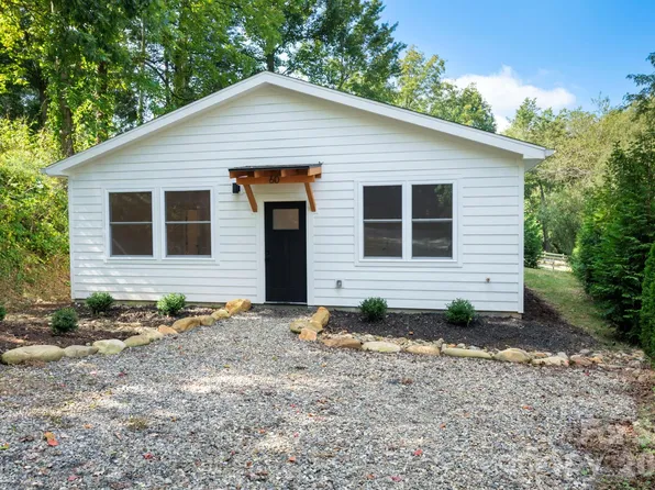 60 Pearl St, Black Mountain, NC 28711
