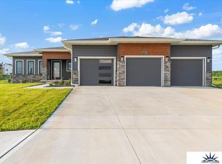 19950 Weir St, Omaha, NE 68135