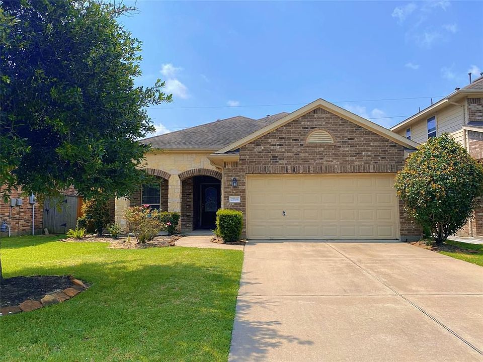 1st image of 27519 Gracefield Ln