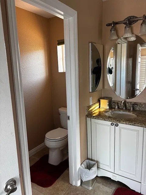 5 bed, 2496 sqft, $4,195 — Photo 2
