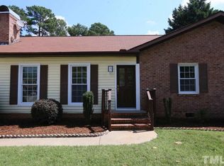 413 Holtz Ln, Cary, NC 27511