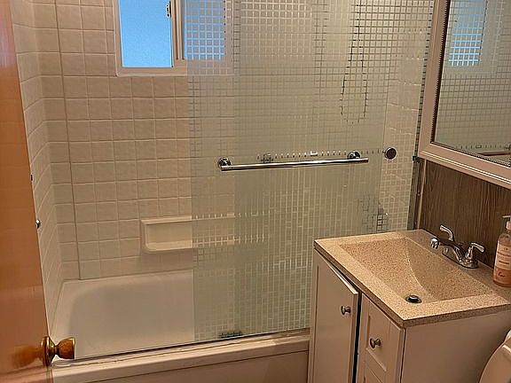 3rd image of 819 108th St S
