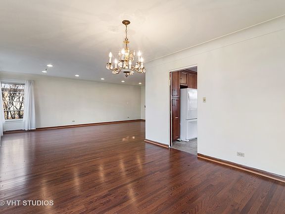3rd image of 7319 N Kedvale Ave