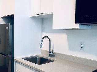 116 Hastings St W #309, Vancouver, BC V6B 1G8