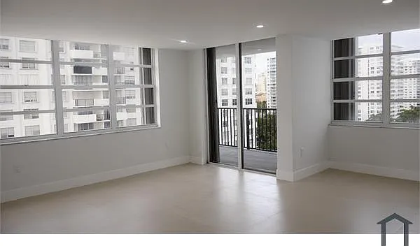 2750 NE 183rd St #1109 — Photo 3