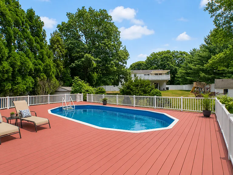 Above ground pool