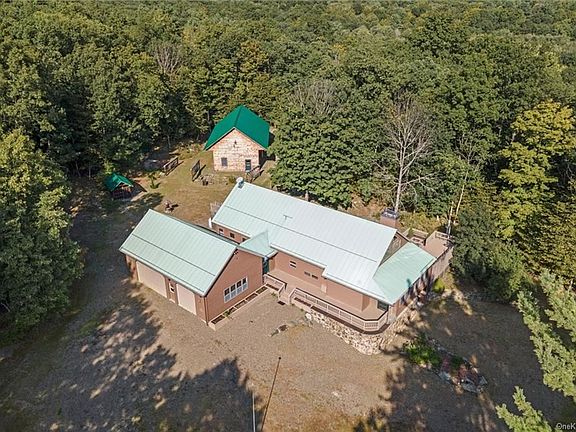4th image of 22 Fowler Ln