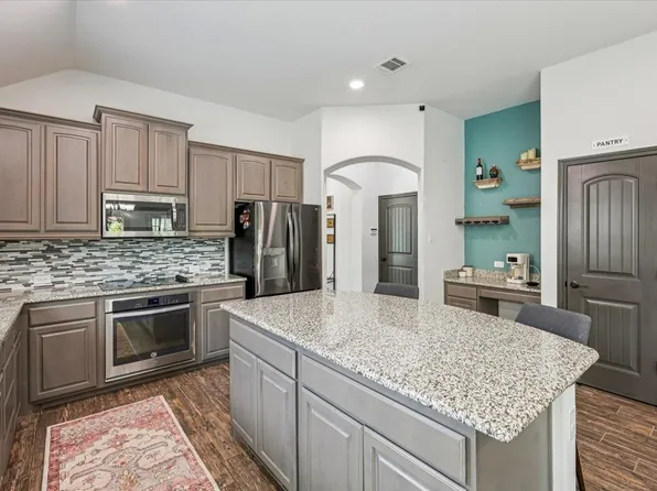 12329 Cedar Knoll Dr, Burleson, TX 76028