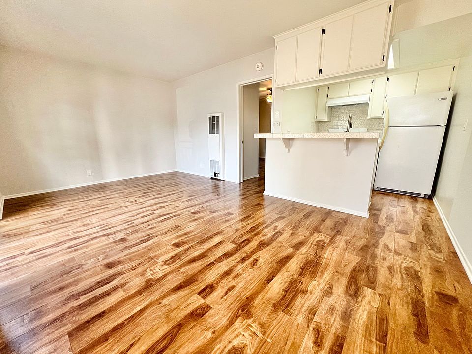 1st image of 3225 E 10th St #3225