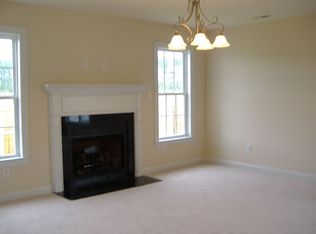 215 Willoughby Ln, Jacksonville, NC 28546