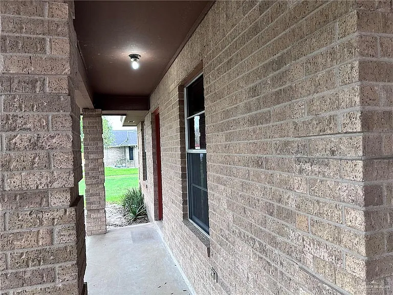 601 Kennedy Ave — Photo 2