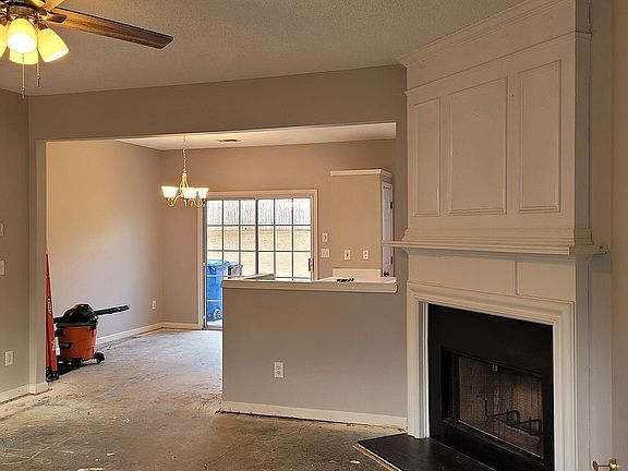 Real Fireplace w gas starter