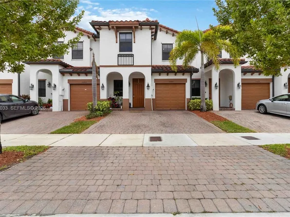 10268 NW 88th Ter, Doral, FL 33178