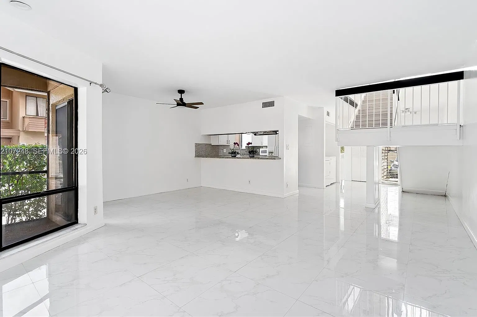 Maplewood Townhouses Cond — Photo 4