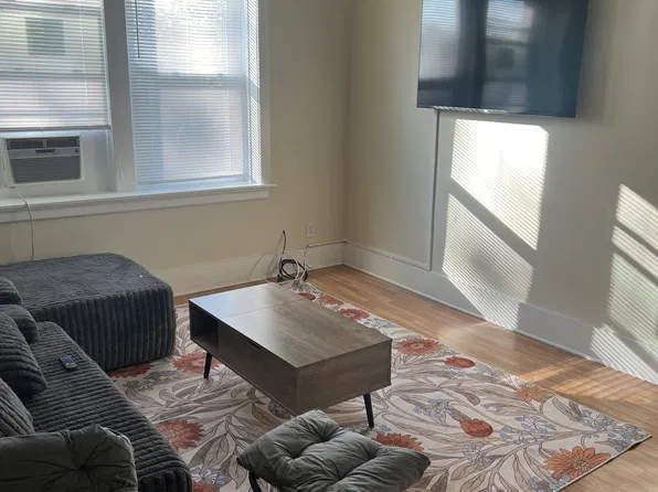 3327 Humphrey St #2F, Saint Louis, MO 63118