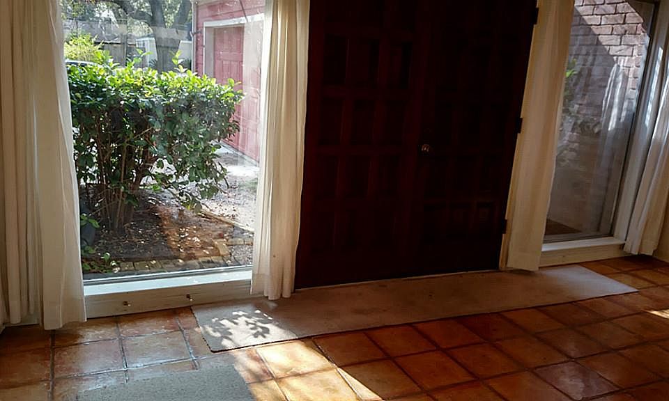 1st image of 15518 Creekhaven Dr