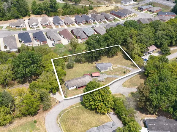 206 Wallace Dr, Fayetteville, TN 37334