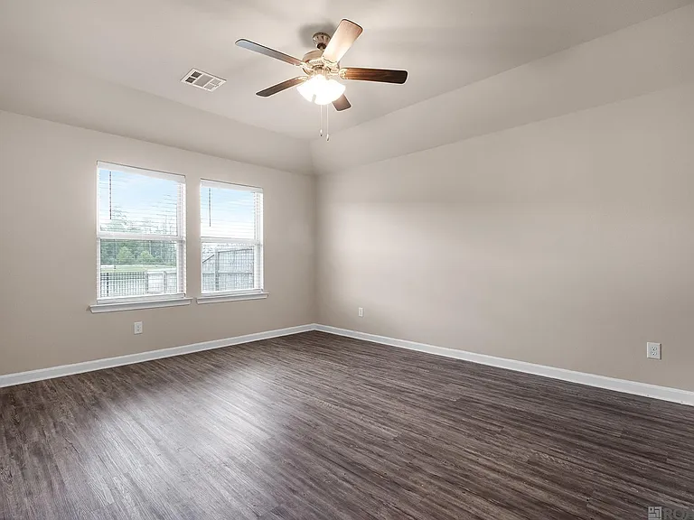 35517 Grovemont Dr — Photo 10