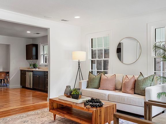 2nd image of 4912 Avenue G