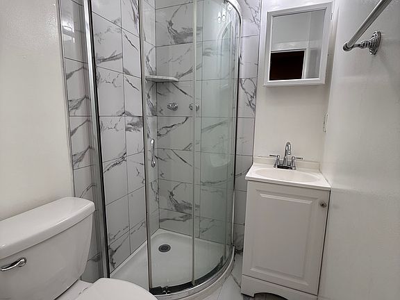 4th image of 504 S Bonnie Brae St #133
