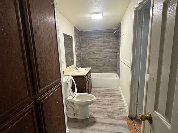5th image of 119 Rose Ave
