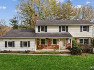 33 Coddington Ter, Livingston, NJ 07039