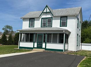 206 2nd St, Shenandoah, VA 22849