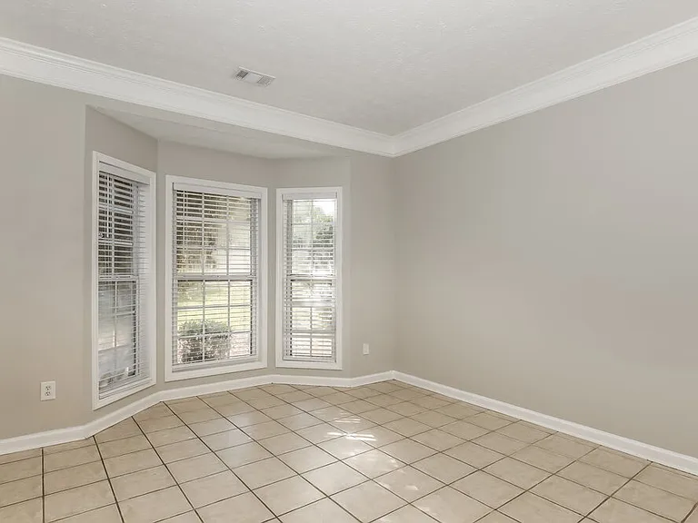 416 Heathcliff Ct — Photo 5