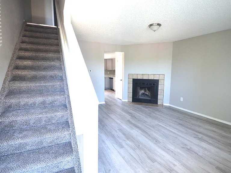 Highline Village Townhomes — Photo 3